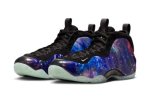 画像2: Foamposite One Galaxy Obsidian/Anthracite/Black FQ4303-400 Nike ナイキ フォームポジット　ワン　ギャラクシー シューズ  ペニー ハーダウェイ 【海外取寄】 (2)