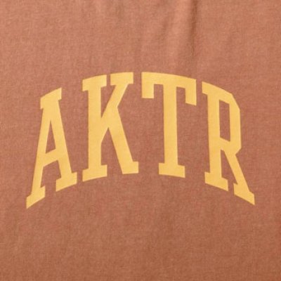 画像1: TW COLLEGE LOGO COTTON TEE ORANGE 824-010005 YM AKTR アクター Tシャツ ウエア  【MEN'S】