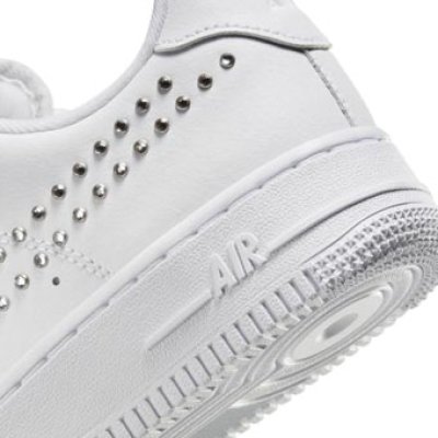 画像2: Wmns Air Force 1 Low '07 WHITE/METALLIC SILVER STUDS FQ8887-100 Nike ナイキ スタッズ シューズ   【海外取寄】【WOMEN'S】