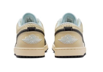 画像2: Air Jordan 1 Low  Coconut Milk/Black/Blue HQ3437-101 Jordan ジョーダン シューズ   【海外取寄】