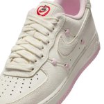 画像3: Wmns Air Force 1 Low Valentine's Day White/Pink HV5992-111 Nike ナイキ バレンタインデー シューズ   【海外取寄】【WOMEN'S】 (3)