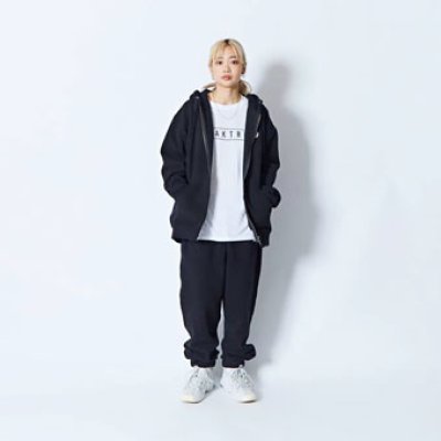 画像2: CLASSIC AKTR LOGO SWEAT ZIP HOODIE BLACK 224-028010 BK AKTR アクター パーカー アウトウエア ウエア 秋冬物 【MEN'S】