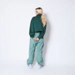 画像3: FEEL FREE CROP TOP SWEAT GREEN 124-044010 GR AKTR アクター スウェット アウトウエア ウエア  【WOMEN'S】アパレル (3)