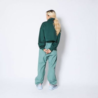 画像2: FEEL FREE CROP TOP SWEAT GREEN 124-044010 GR AKTR アクター スウェット アウトウエア ウエア  【WOMEN'S】アパレル